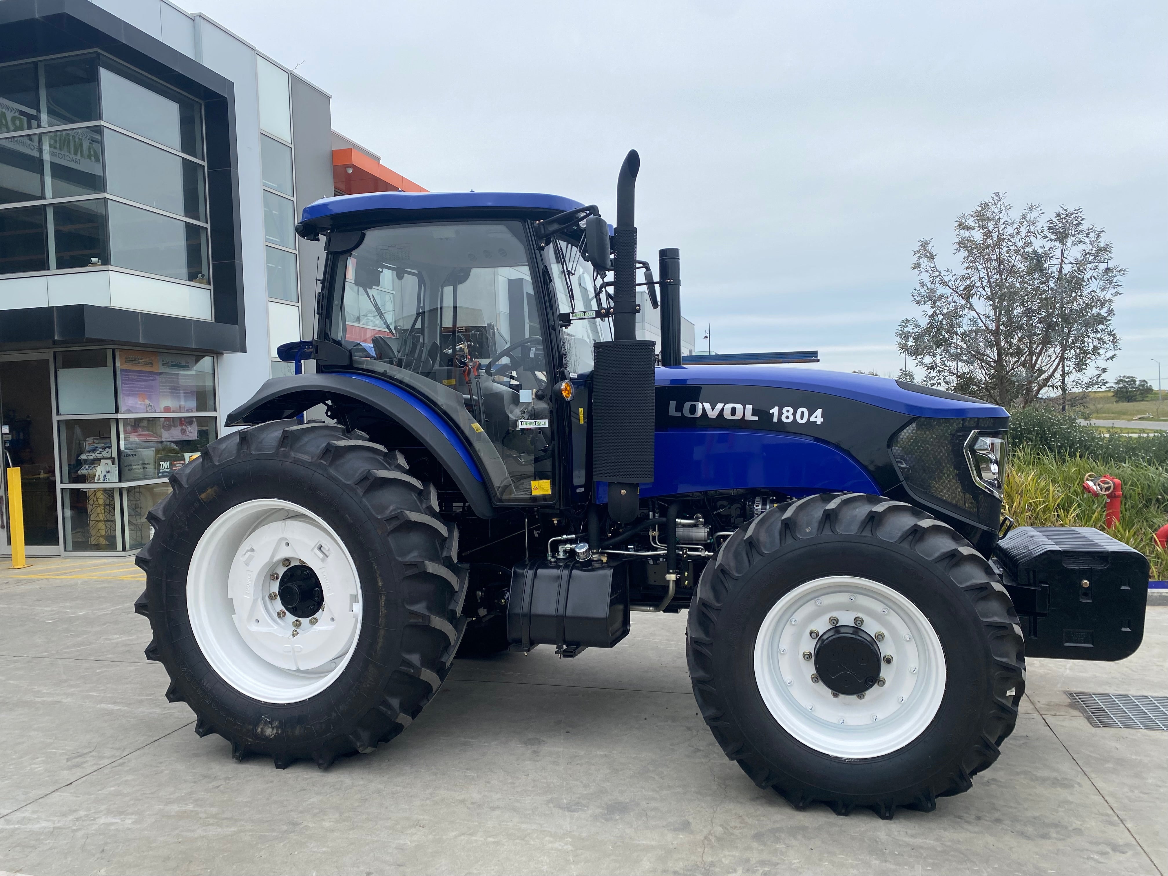 LOVOL M1804, 180hp Cabin Tractor