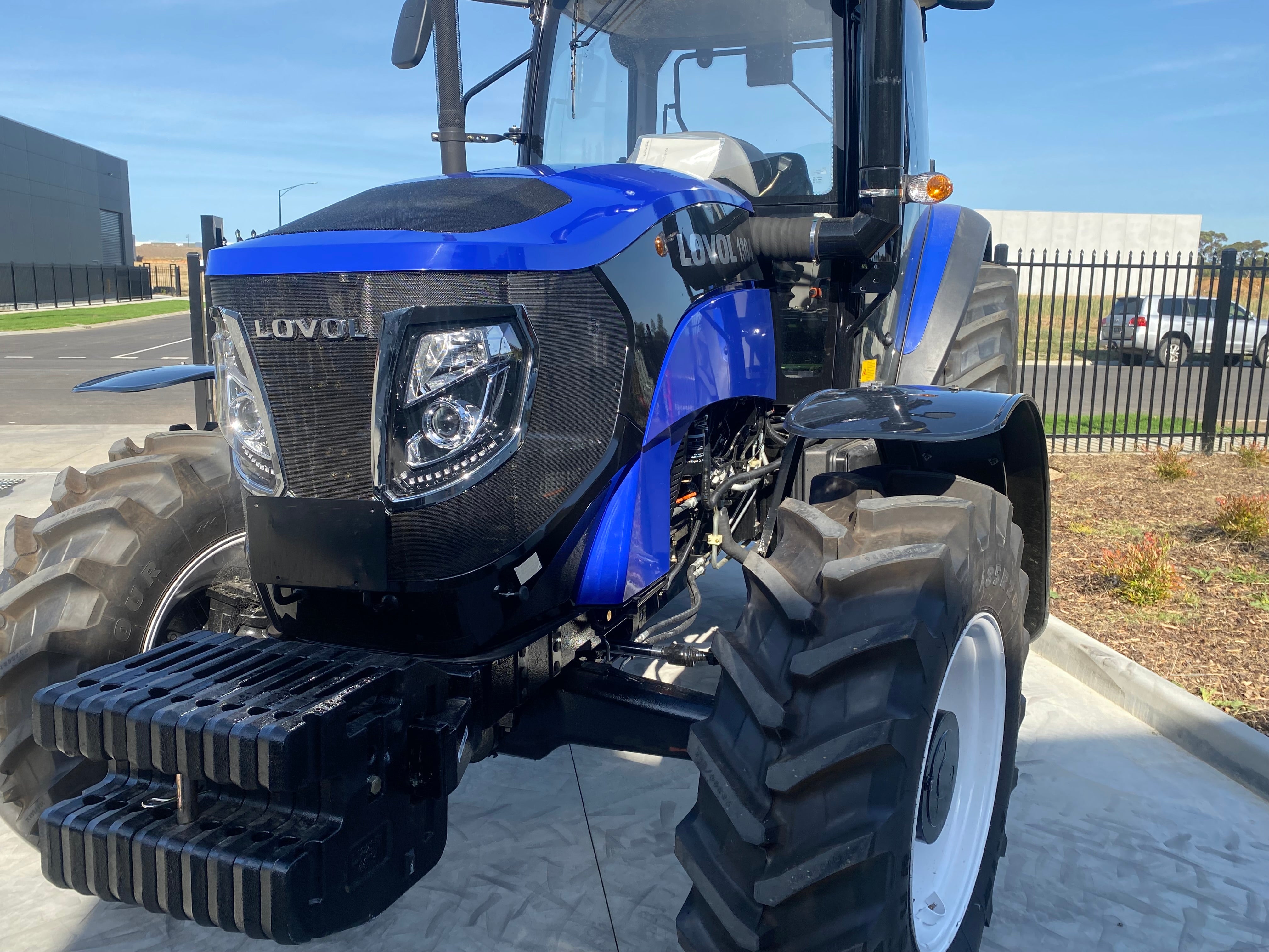 Sublate LOVOL M1504 TR, 150hp Cabin Tractor – Tannertrack Pty Ltd
