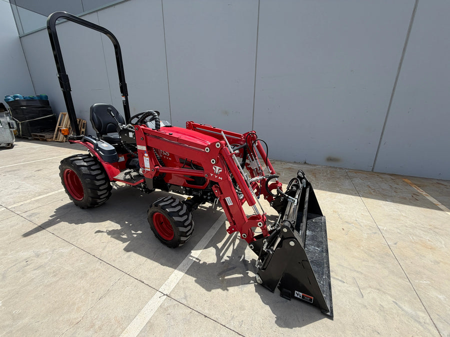 TYM TS25, 25hp Tractor with Front End Loader