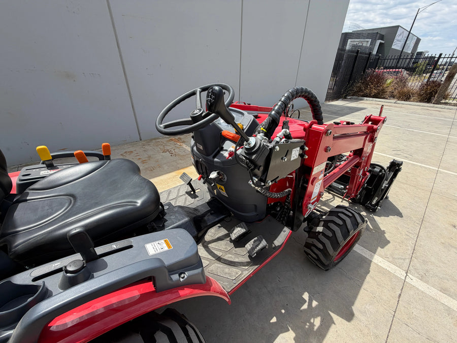 TYM TS25, 25hp Tractor with Front End Loader