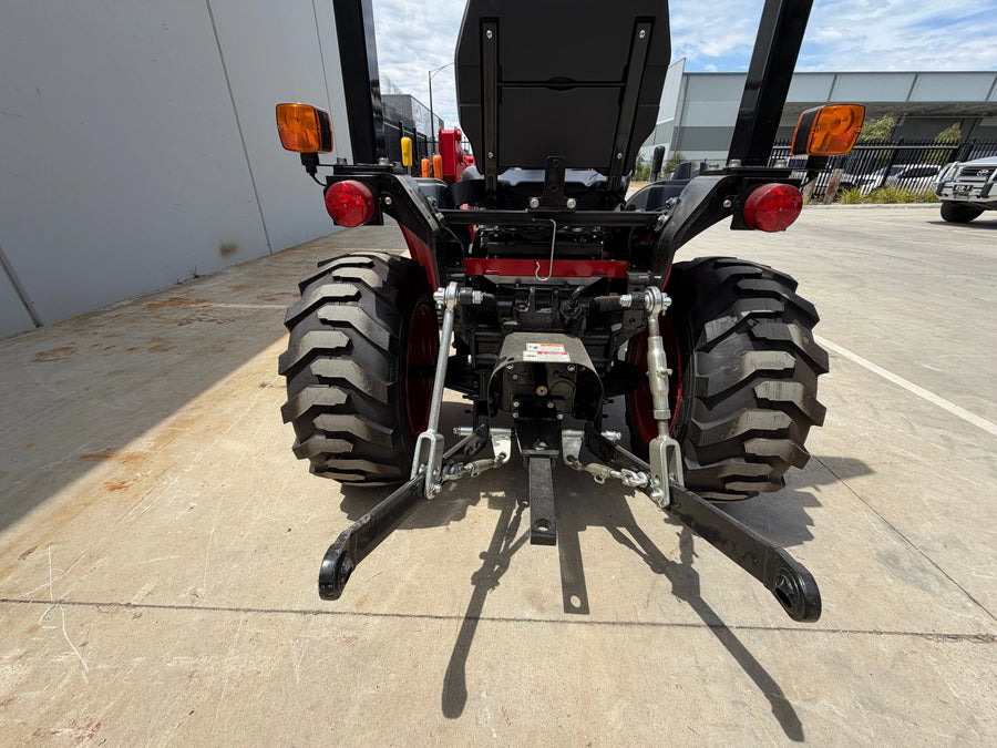 TYM TS25, 25hp Tractor with Front End Loader