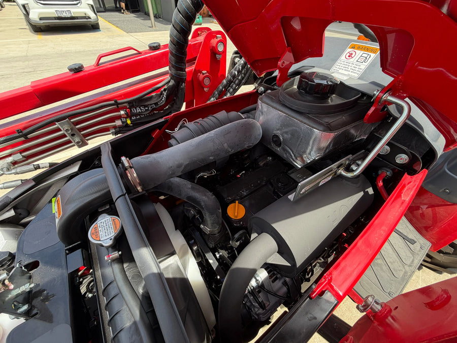 TYM TS25, 25hp Tractor with Front End Loader