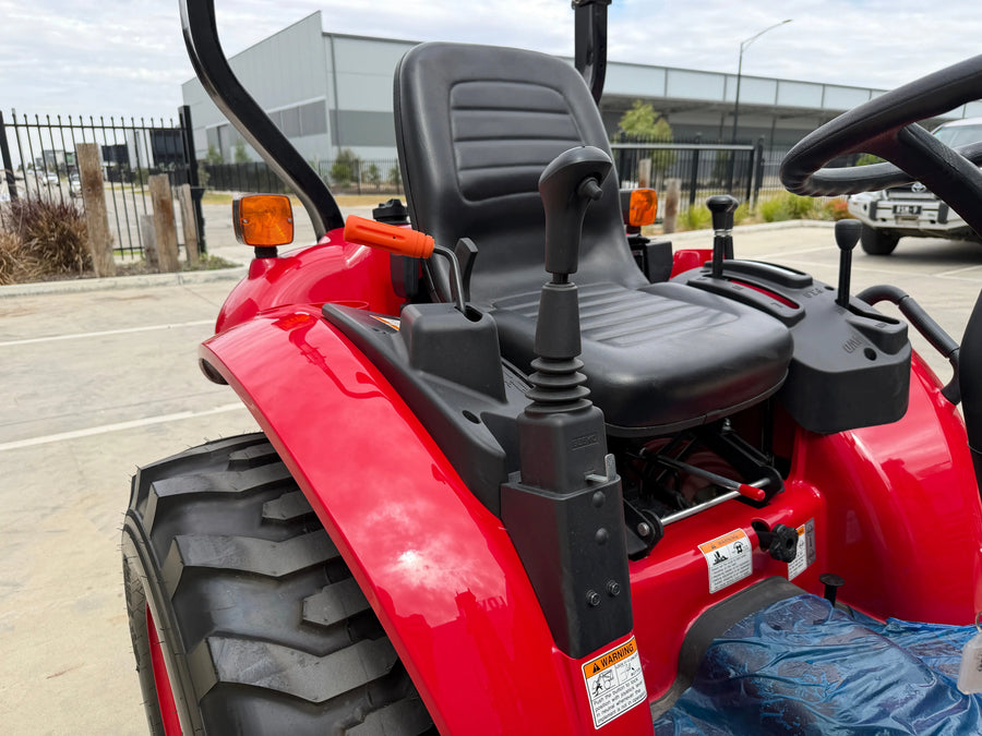 TYM T265, 25hp Tractor with Front end Loader