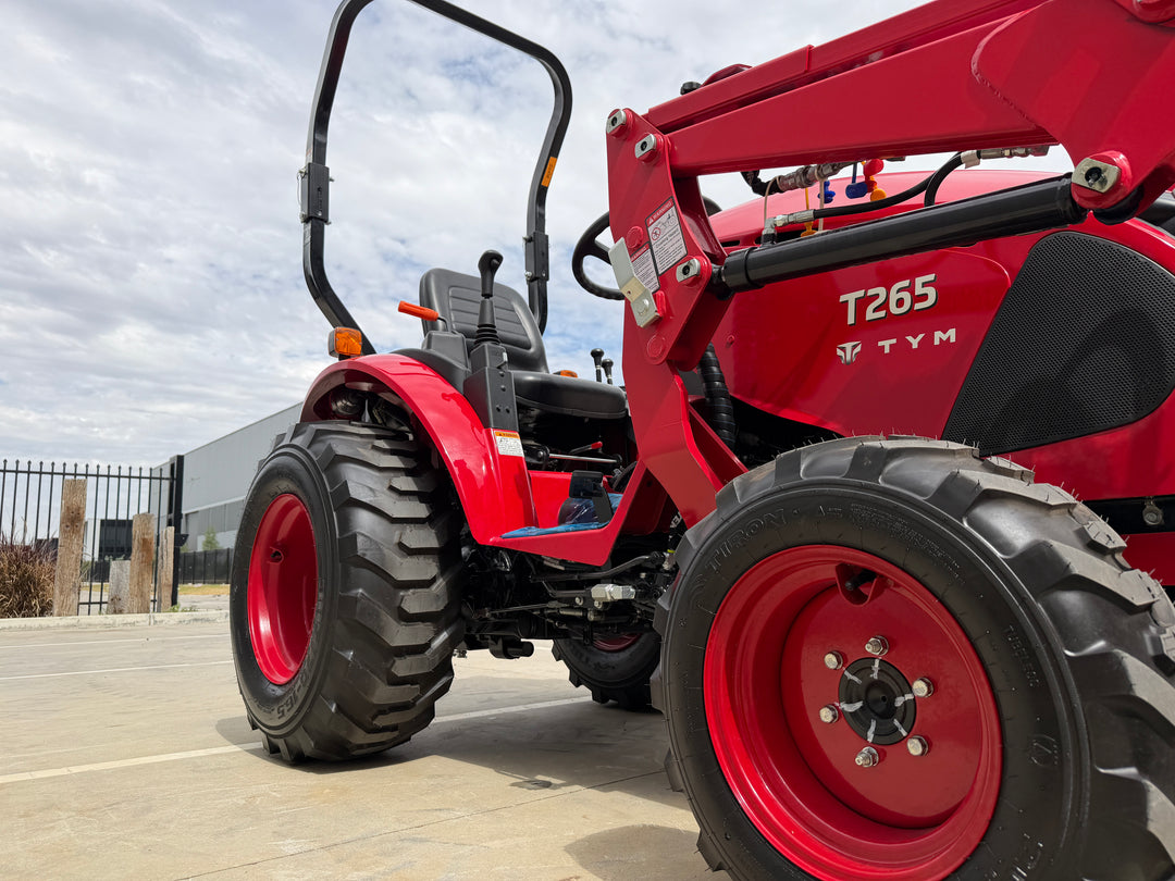 TYM T265, 25hp Tractor with Front end Loader