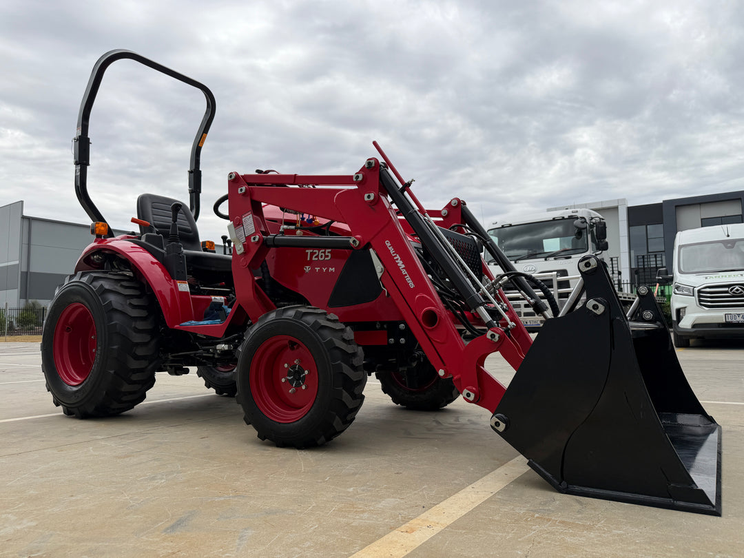 TYM T265, 25hp Tractor with Front end Loader