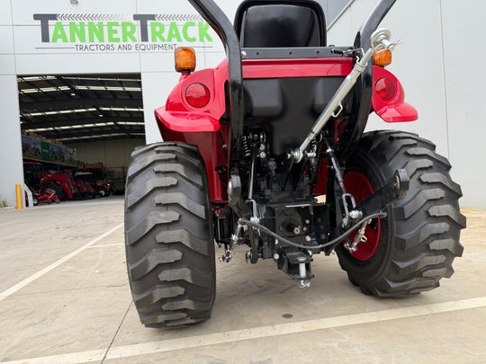 TYM T265, 25hp Tractor with Front end Loader