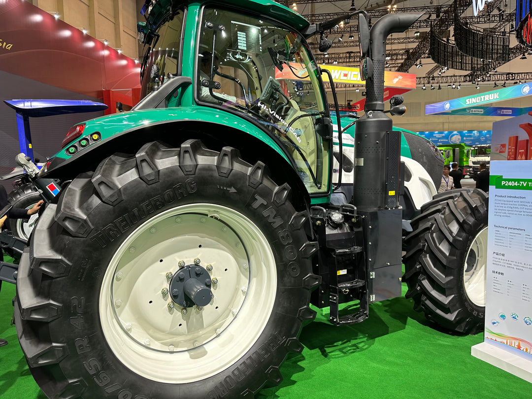 Lovol P7240, 240hp Tractor