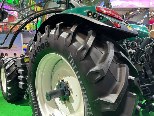 Lovol P7240, 240hp Tractor