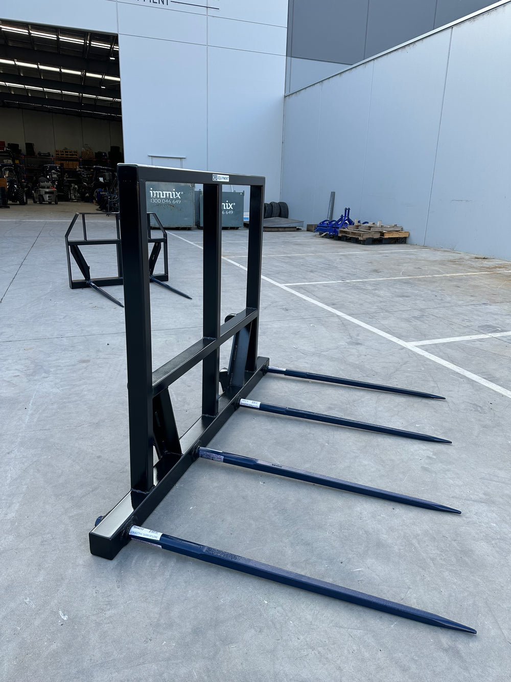 DRS Equipment  4 Bale Spears