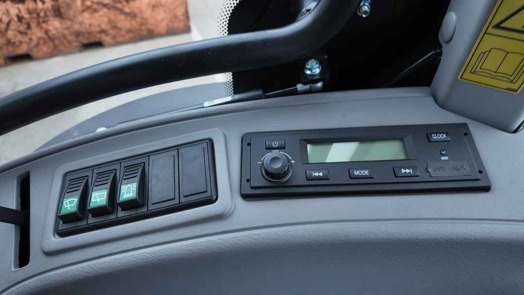 LOVOL M804 TB-3, 75hp Cabin