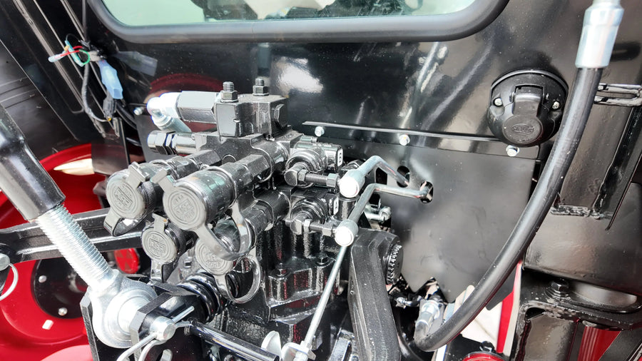 TYM  T503, 50hp Cabin