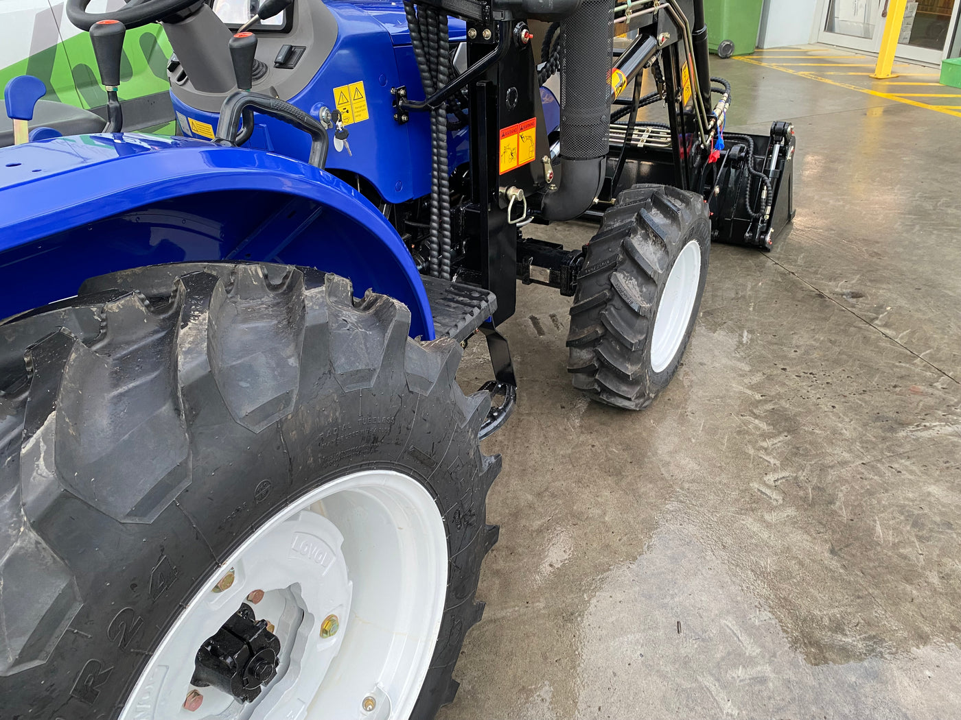 LOVOL M404, 35hp Rop's Tractor