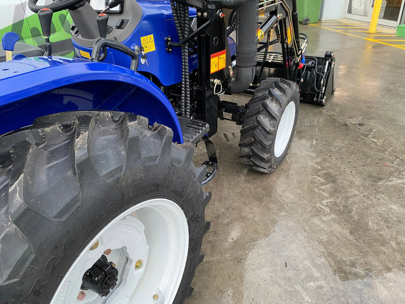 Tractor 4wd Rop LOVOL M404, 35hp Rop's Tractor – Tannertrack Pty Ltd