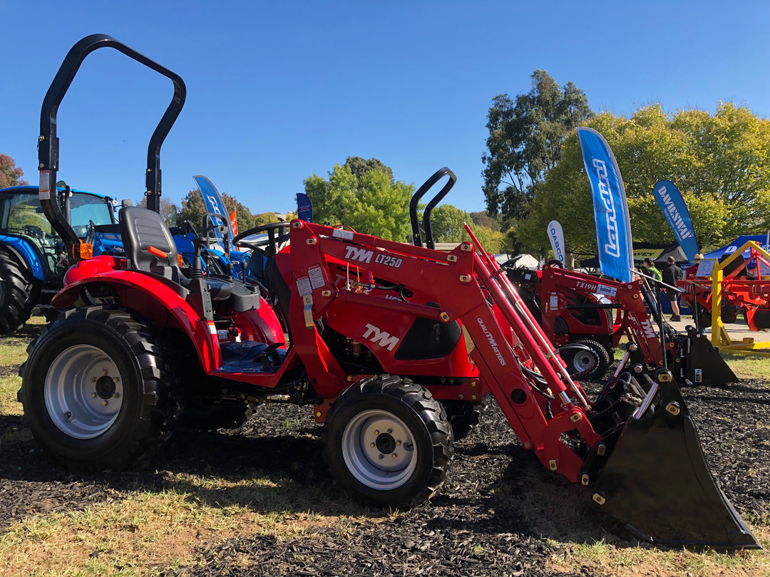 TYM T265, 25hp Tractor with Front end Loader