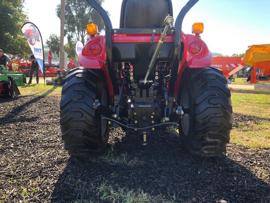 TYM T265, 25hp Tractor with Front end Loader