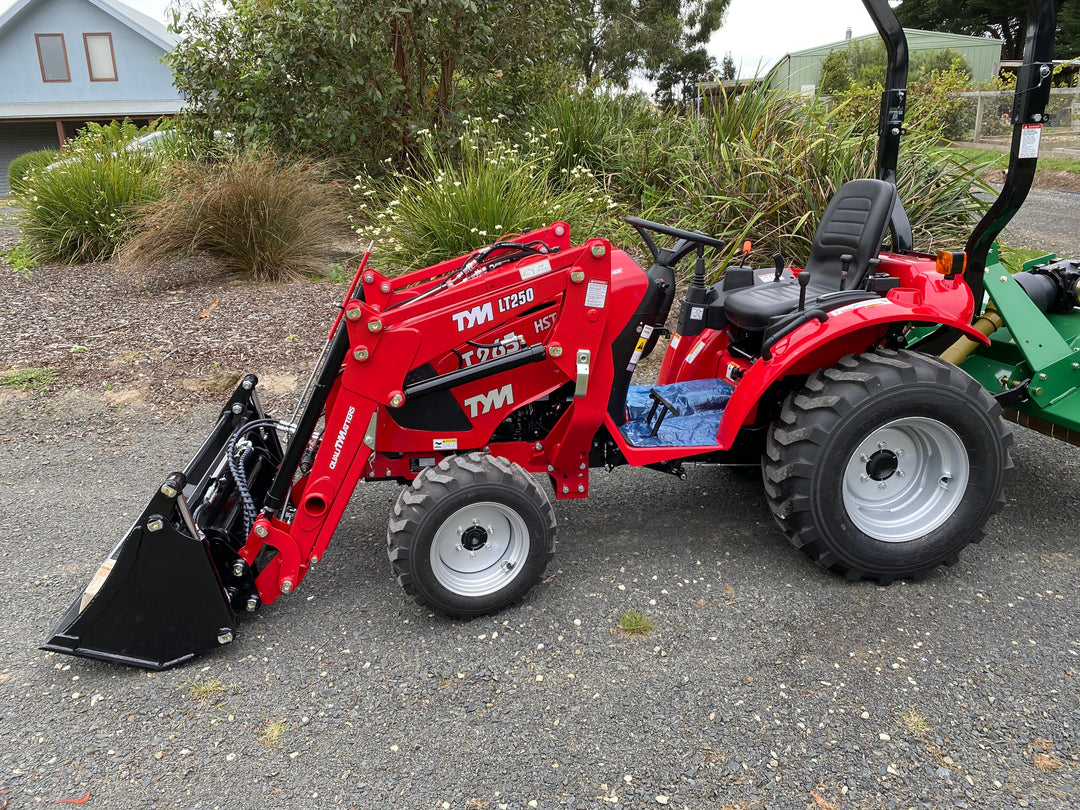 TYM T265, 25hp Tractor with Front end Loader